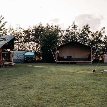 Finse Woning Op Camping De Tulpenweide Breezand Esterno foto