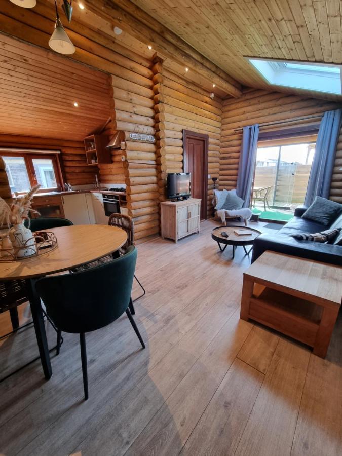 Finse Woning Op Camping De Tulpenweide Breezand Esterno foto