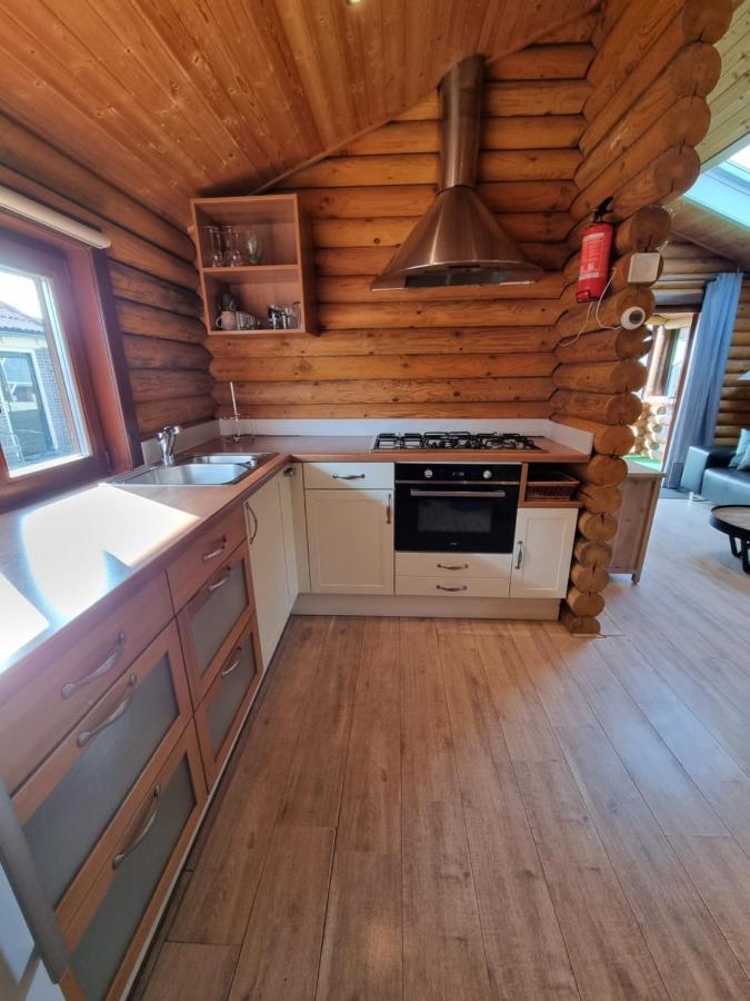 Finse Woning Op Camping De Tulpenweide Breezand Esterno foto