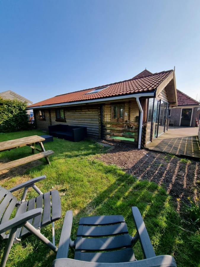 Finse Woning Op Camping De Tulpenweide Breezand Esterno foto