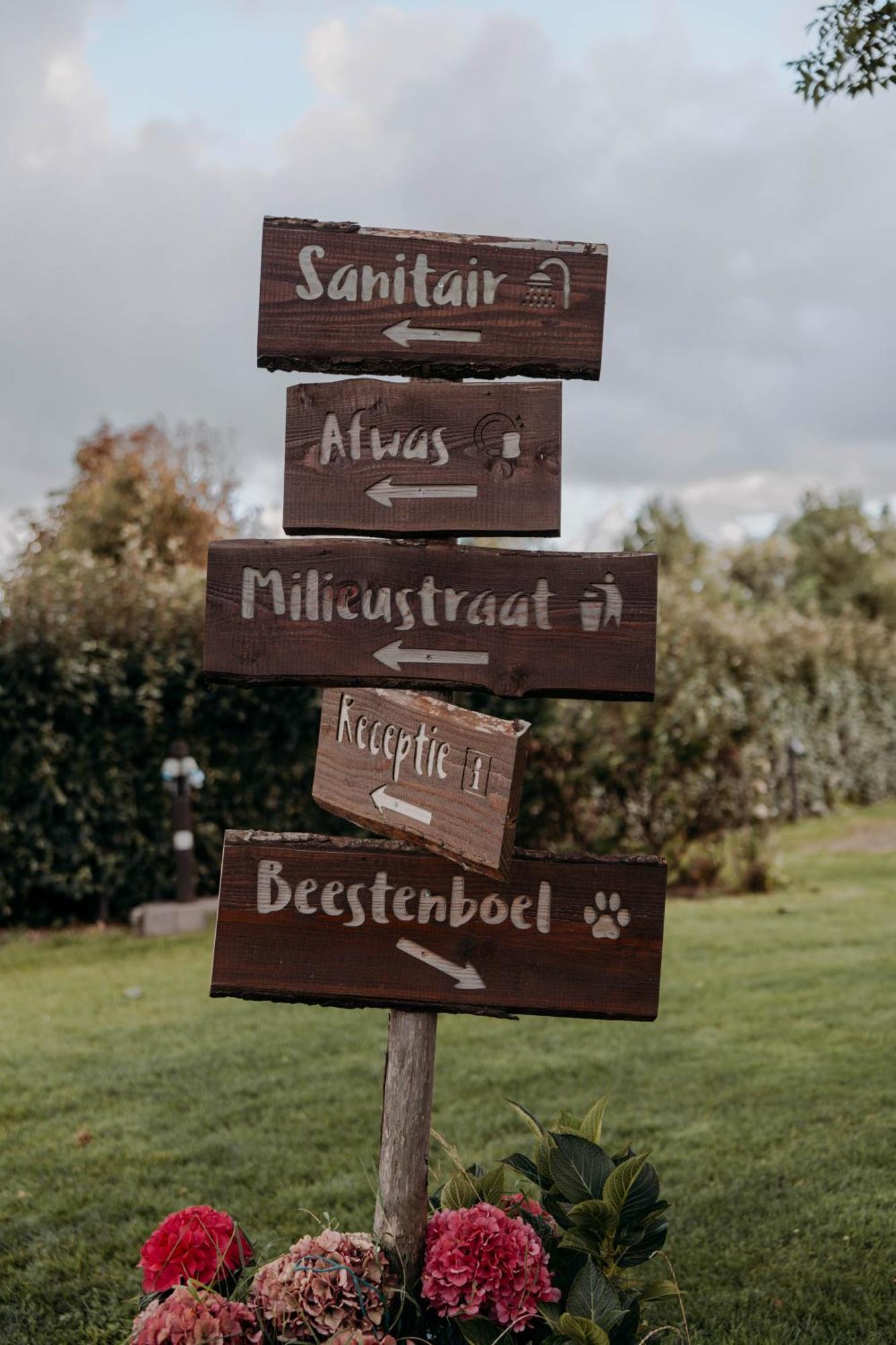 Finse Woning Op Camping De Tulpenweide Breezand Esterno foto